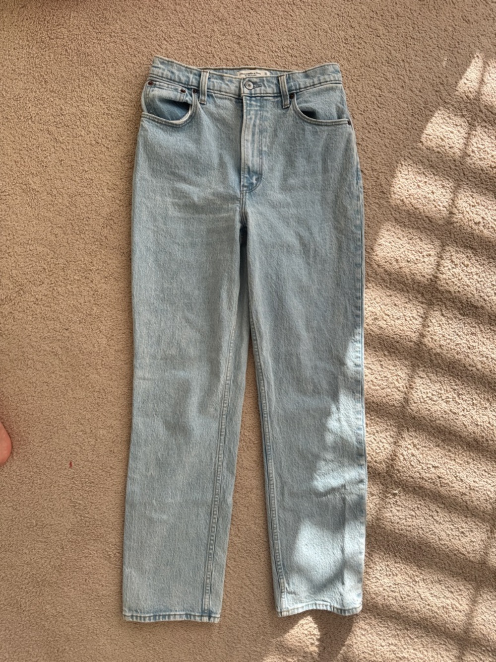 Abercrombie 90’s Straight Ultra High Rise Light Wash Jeans